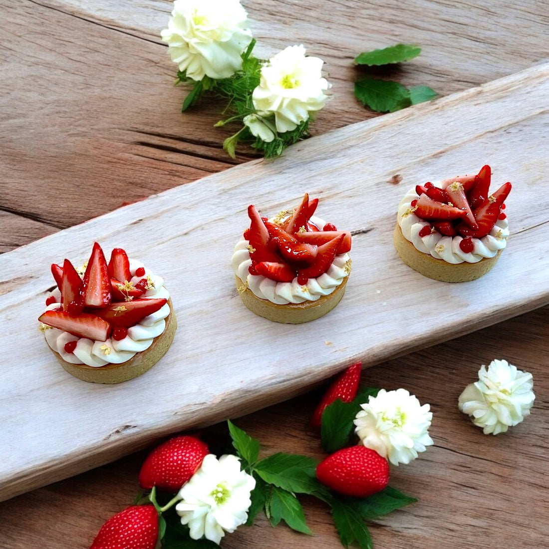 LA TARTE AUX FRAISES FLEURS DE SUREAU - INDIVIDUEL
