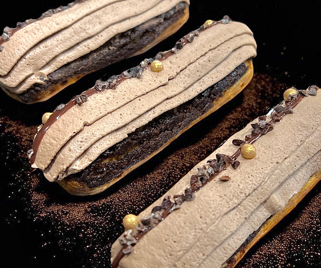 L'ÉCLAIR CHOCOLAT NOIR ET FÈVE DE TONKA - À PARTAGER