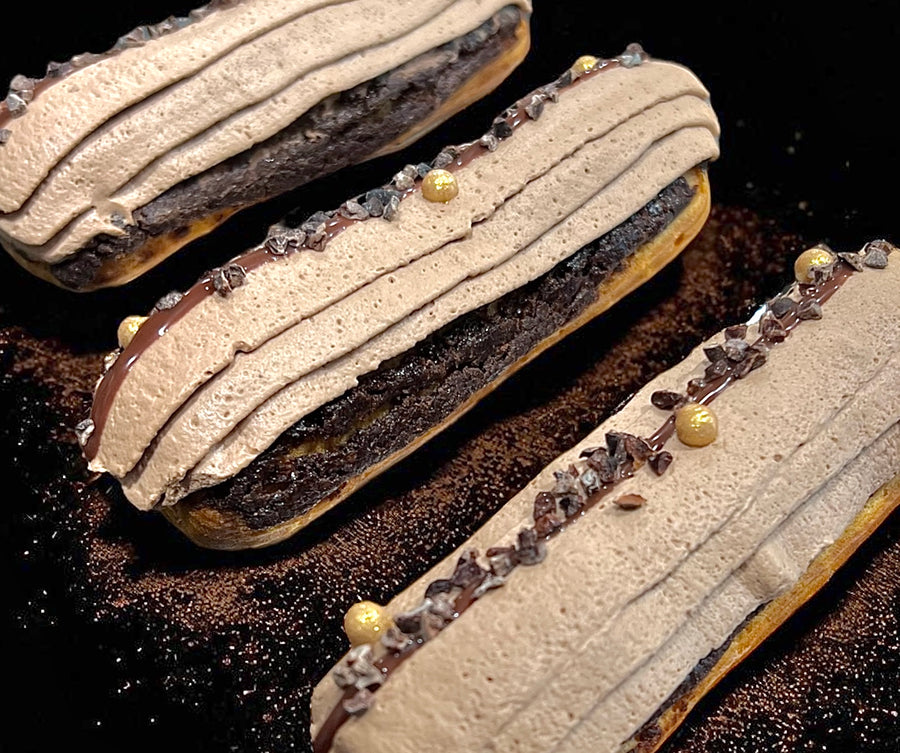 L'ÉCLAIR CHOCOLAT NOIR ET FÈVE DE TONKA - À PARTAGER