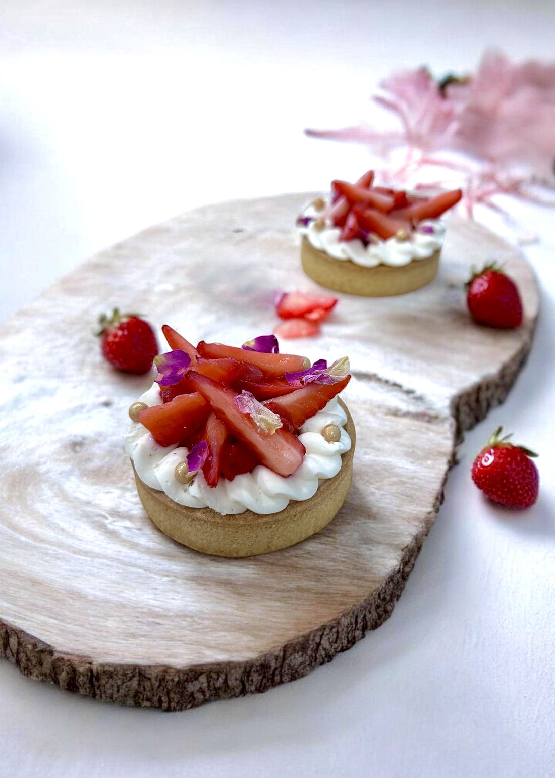 LA TARTE AUX FRAISES FLEURS DE SUREAU - DESSERT INDIVIDUEL