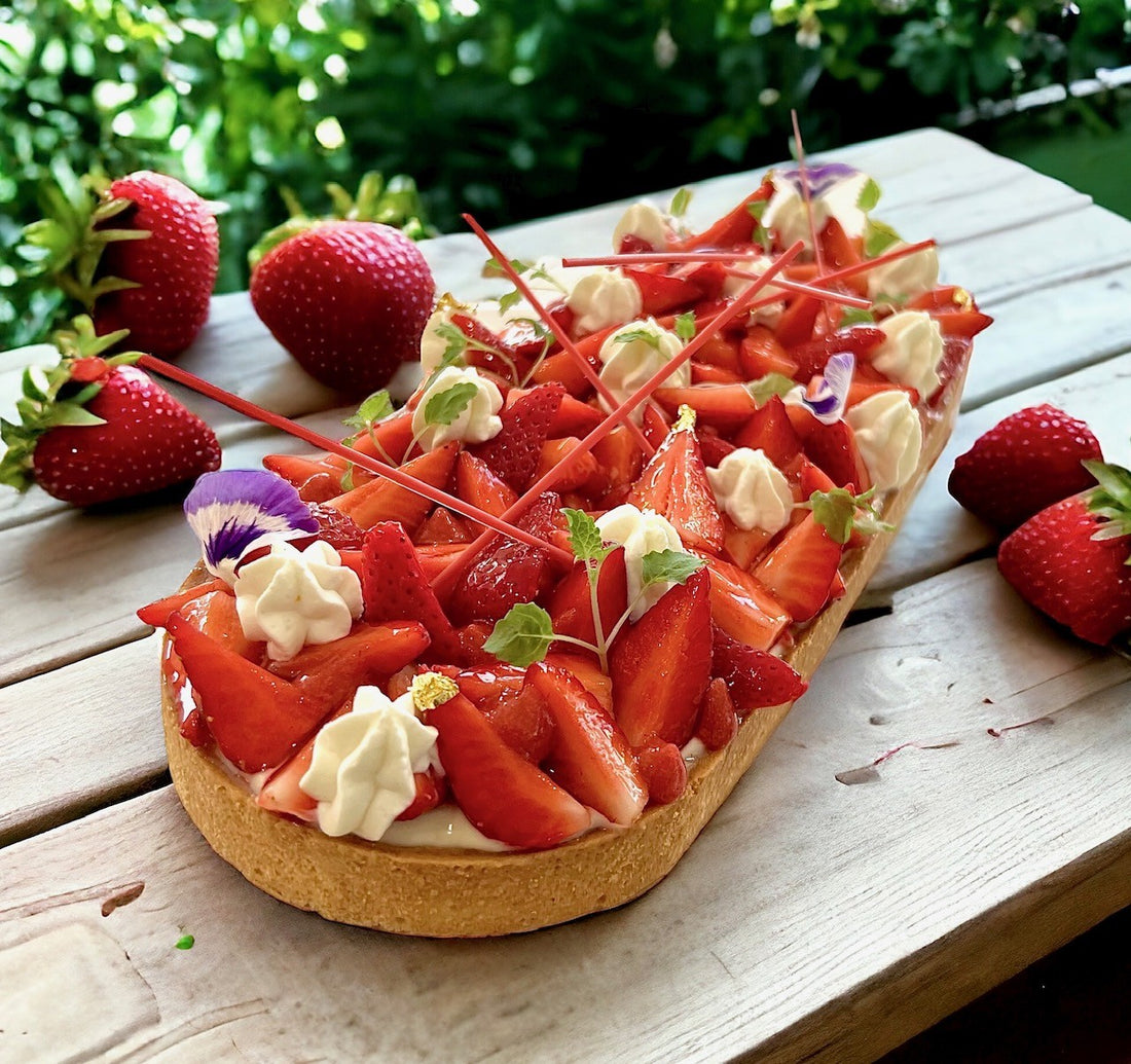 LA TARTE AUX FRAISES FLEURS DE SUREAU - À PARTAGER