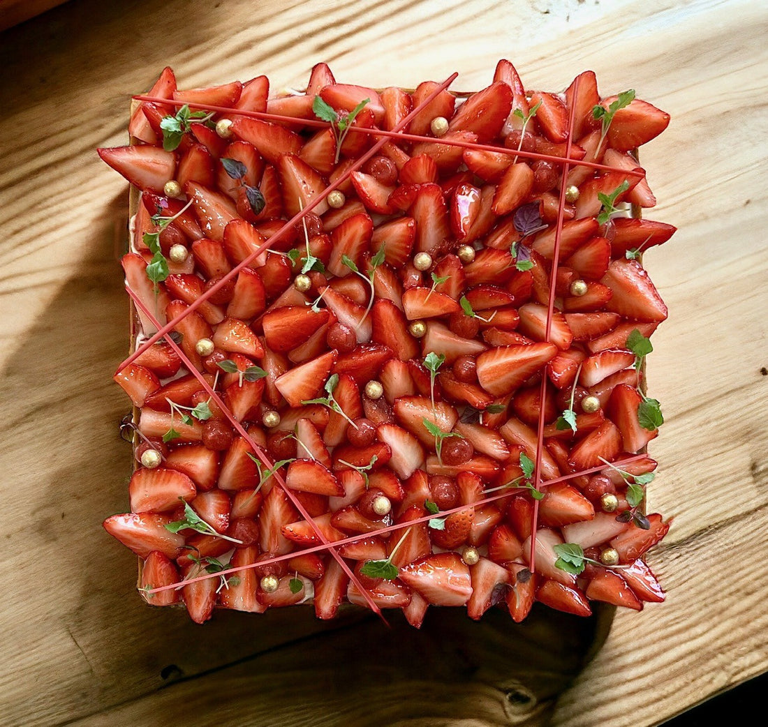 LA TARTE AUX FRAISES FLEURS DE SUREAU - À PARTAGER